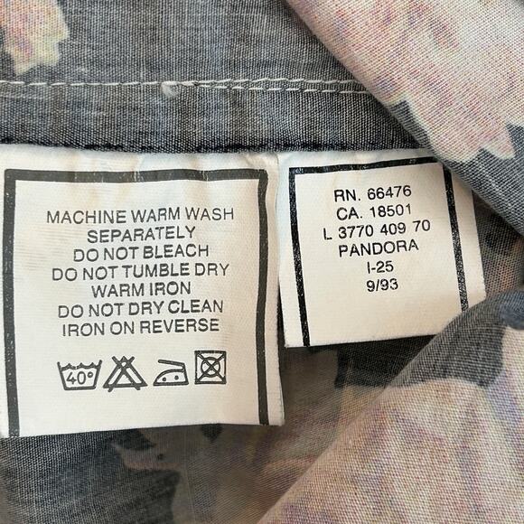 Pepe Jeans London Button down Shirt.
Women’s size med 100% cotton - Picture 7 of 9